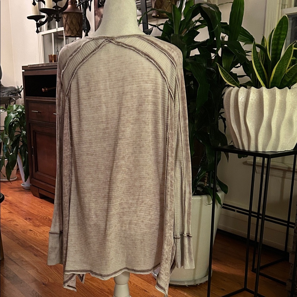Free People light purple flowy top! - Picture 2 of 4